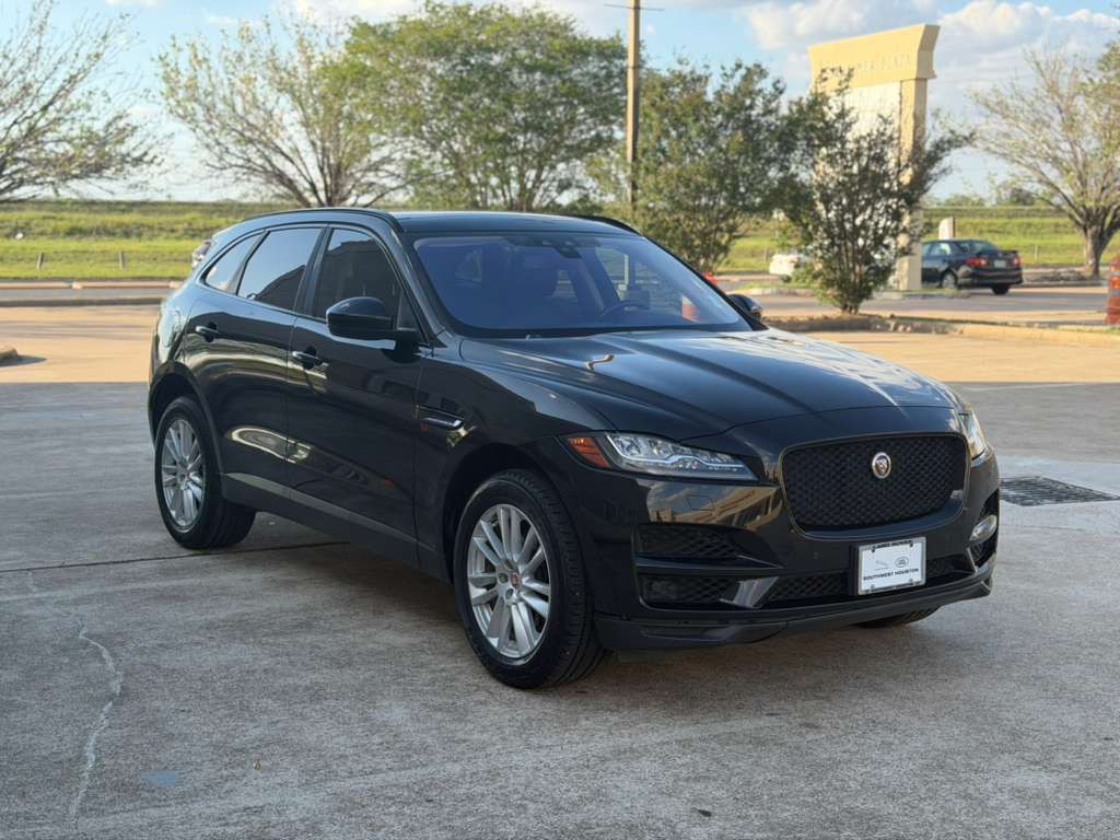 2018 Jaguar F-PACE Image 2