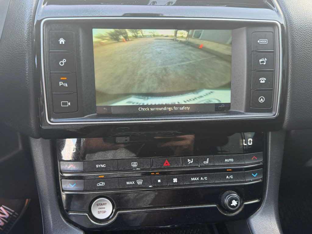 2018 Jaguar F-PACE Image 22