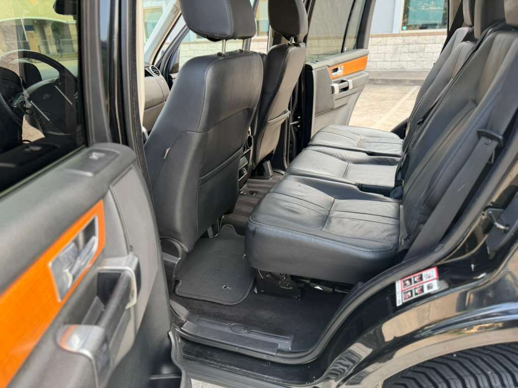 2013 Land Rover LR4 Image 13