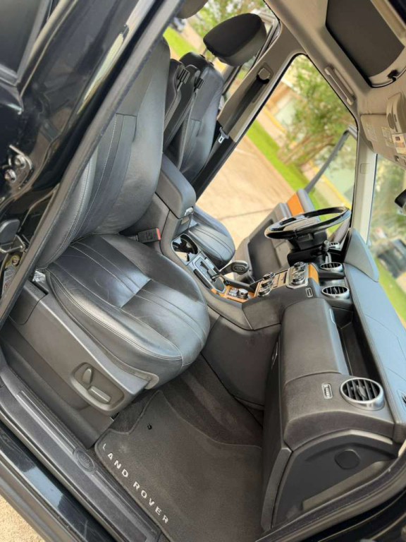 2013 Land Rover LR4 Image 14