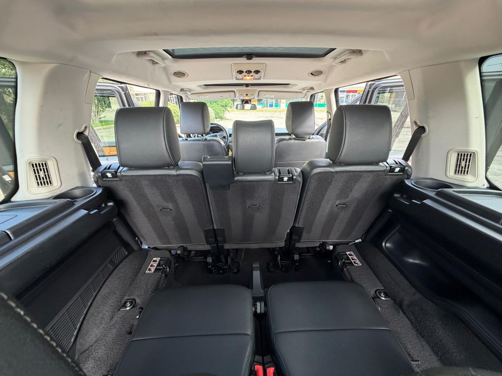 2013 Land Rover LR4 Image 15