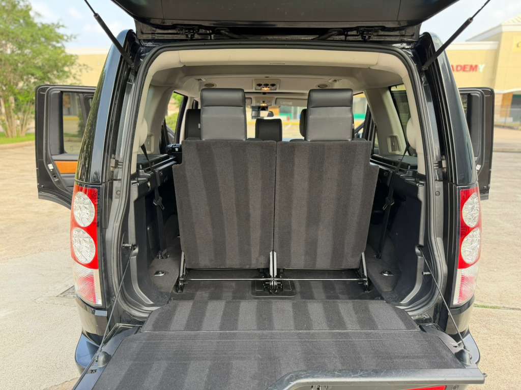 2013 Land Rover LR4 Image 17
