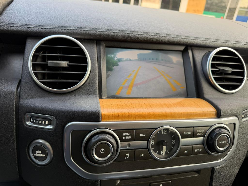 2013 Land Rover LR4 Image 23