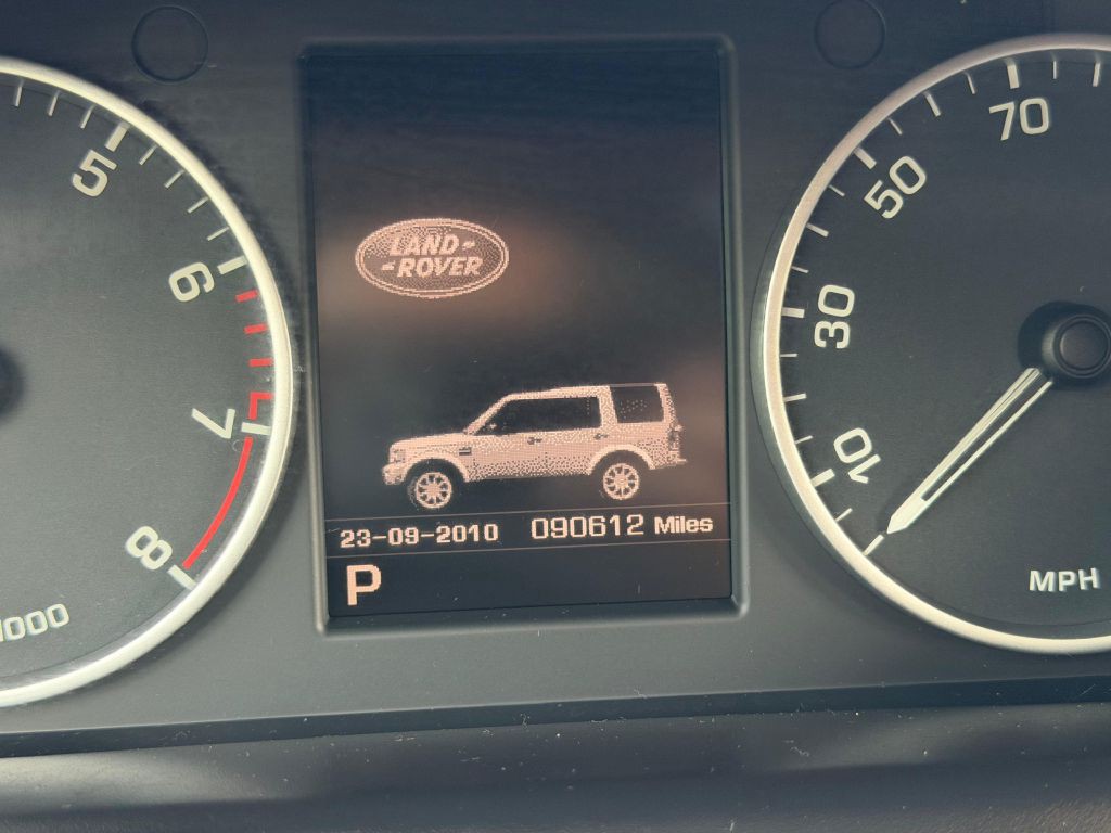 2013 Land Rover LR4 Image 25