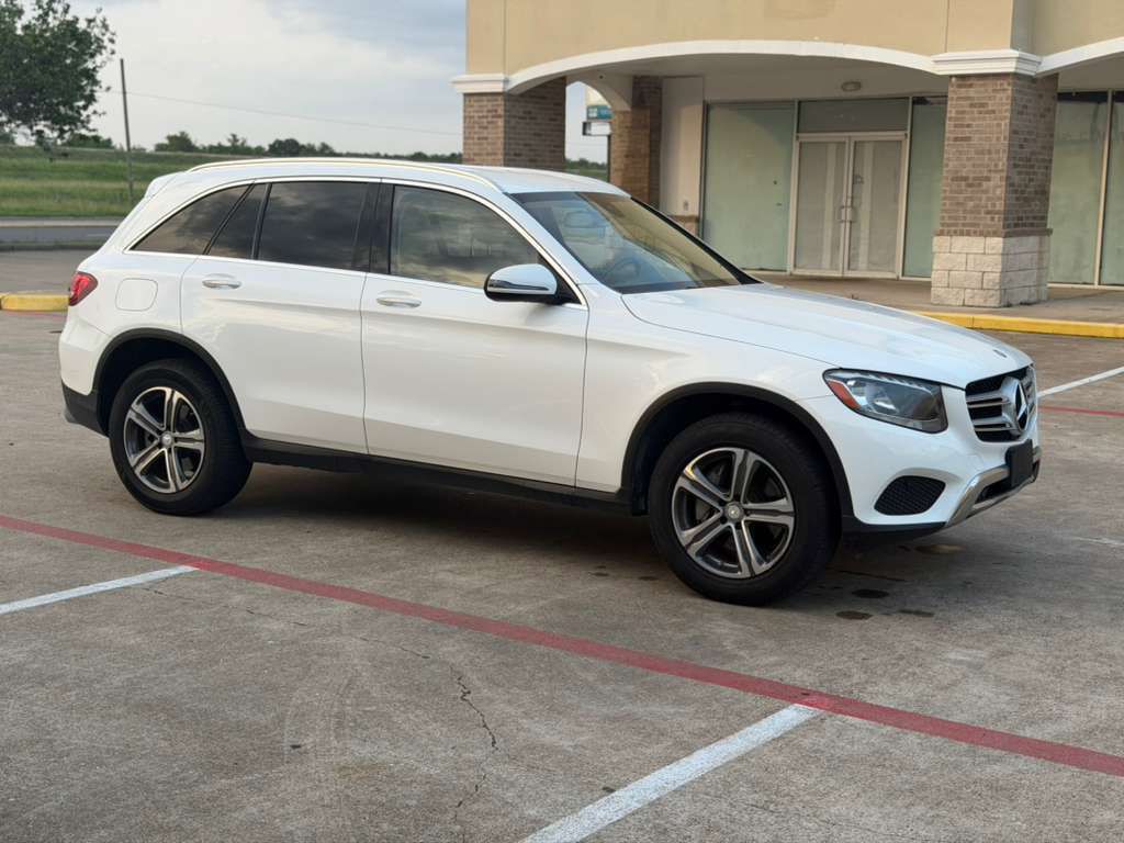 2016 Mercedes-Benz GLC-Class Image 2