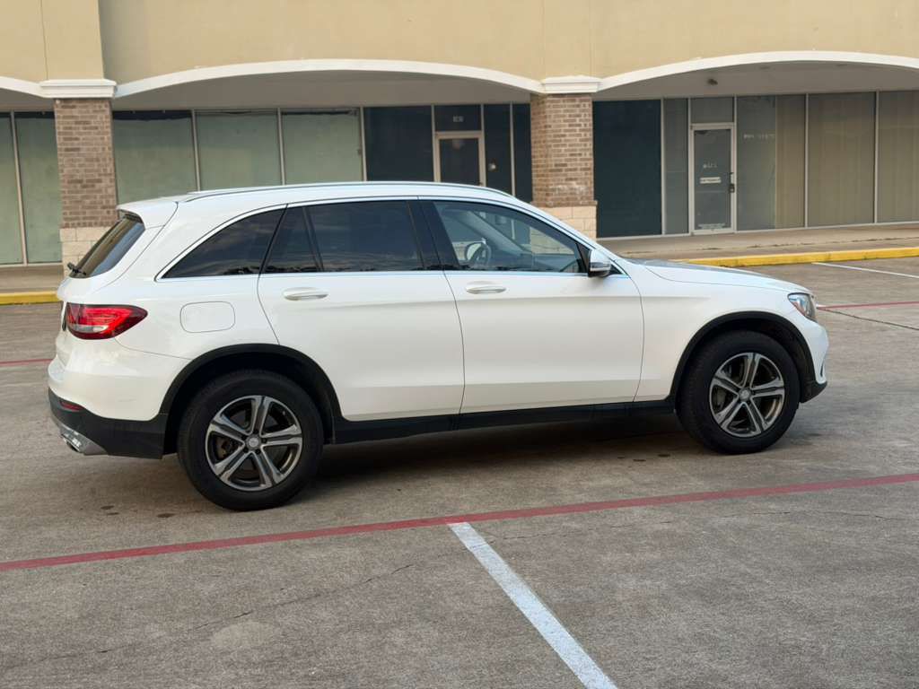 2016 Mercedes-Benz GLC-Class Image 3