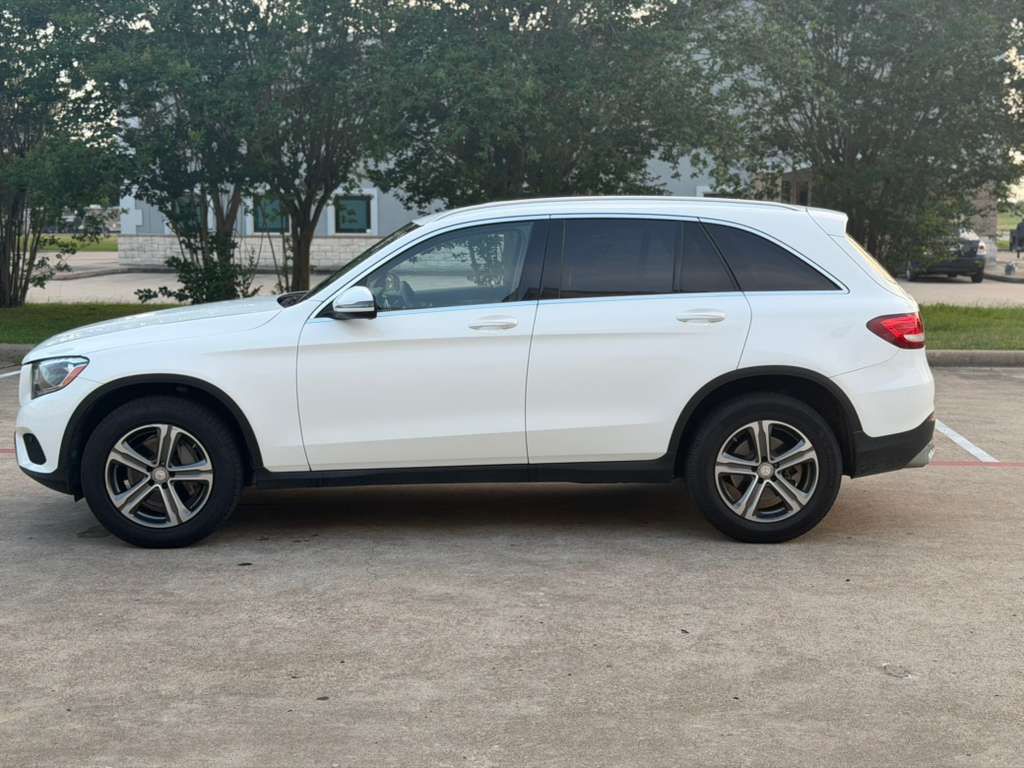 2016 Mercedes-Benz GLC-Class Image 9