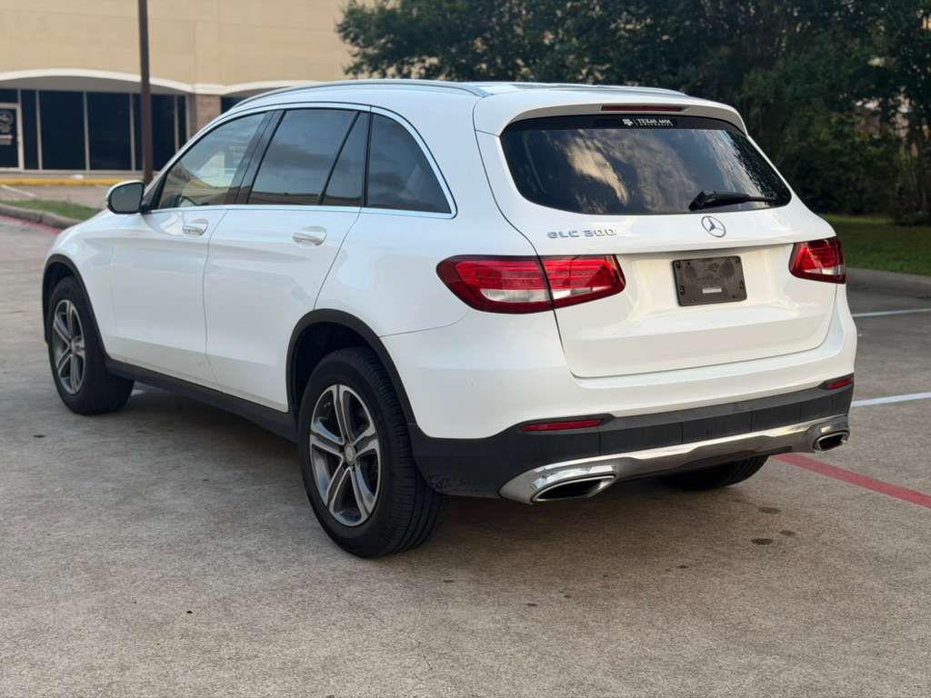 2016 Mercedes-Benz GLC-Class Image 10
