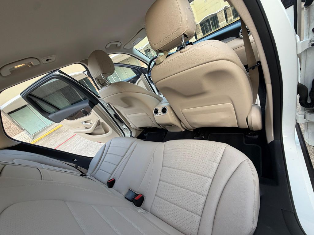 2016 Mercedes-Benz GLC-Class Image 12