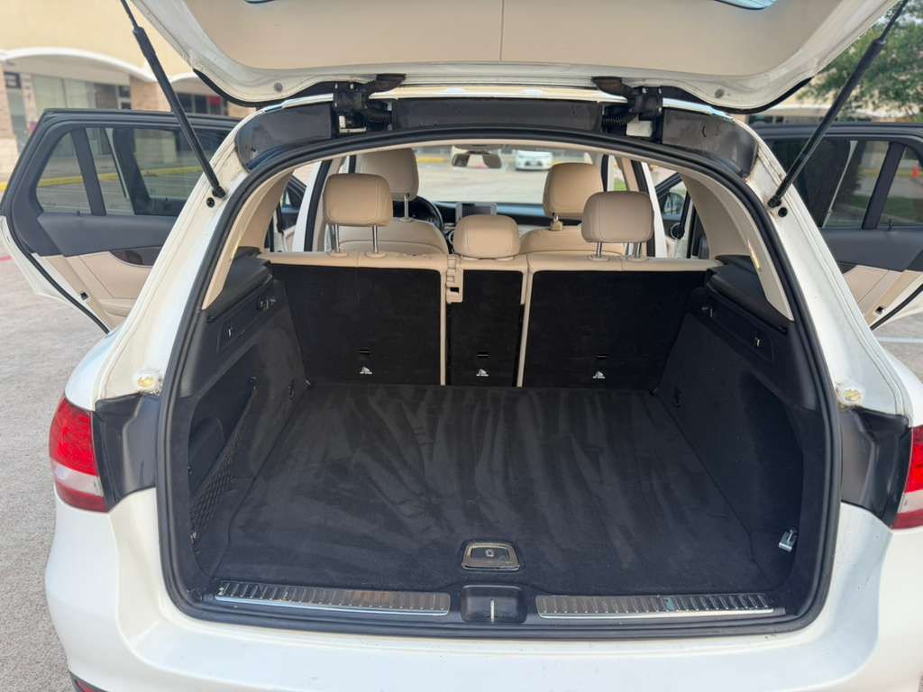 2016 Mercedes-Benz GLC-Class Image 13