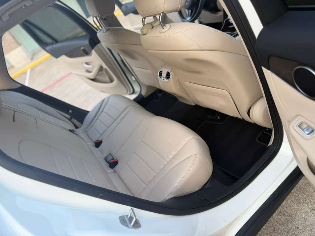 2016 Mercedes-Benz GLC-Class Image 14