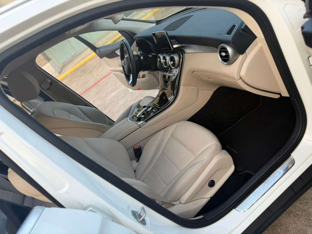 2016 Mercedes-Benz GLC-Class Image 15