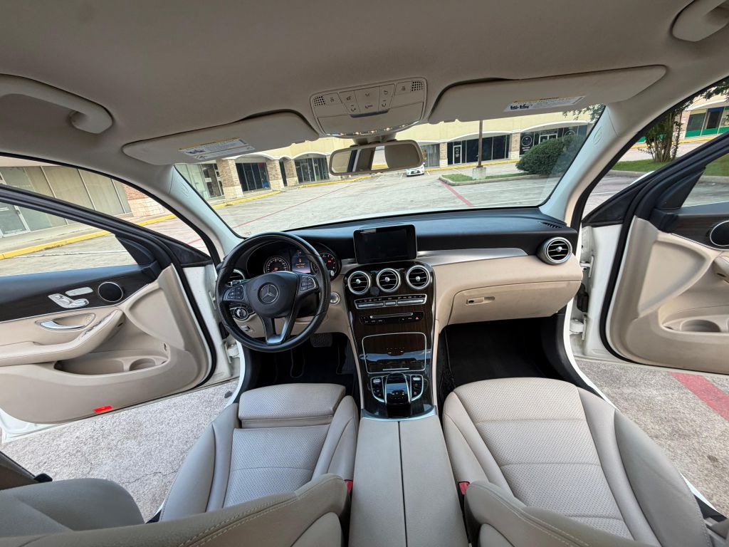 2016 Mercedes-Benz GLC-Class Image 18