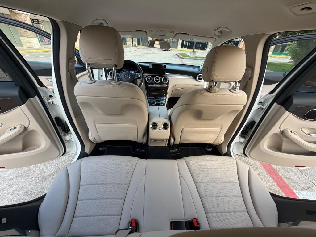 2016 Mercedes-Benz GLC-Class Image 19