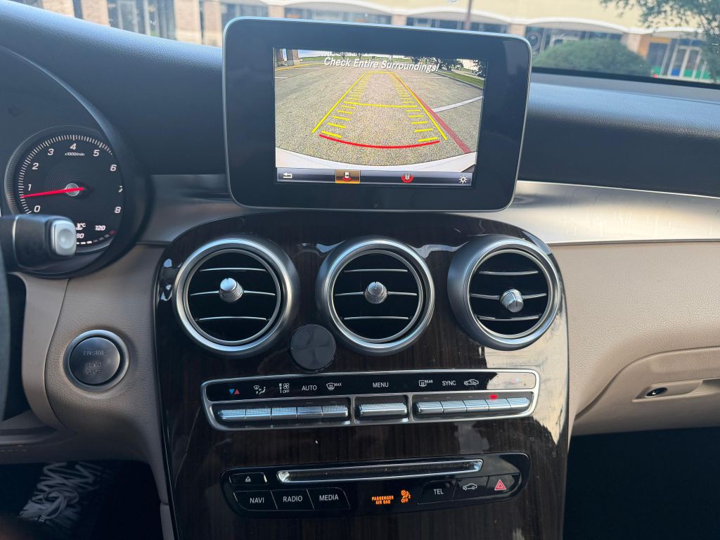2016 Mercedes-Benz GLC-Class Image 21