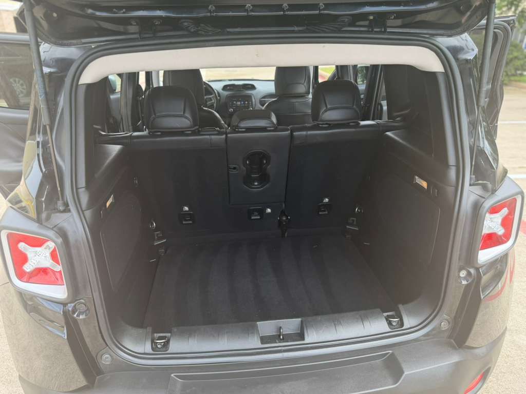 2015 Jeep Renegade Image 13