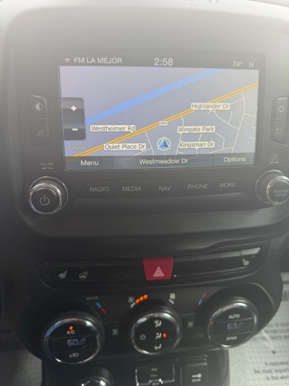 2015 Jeep Renegade Image 19