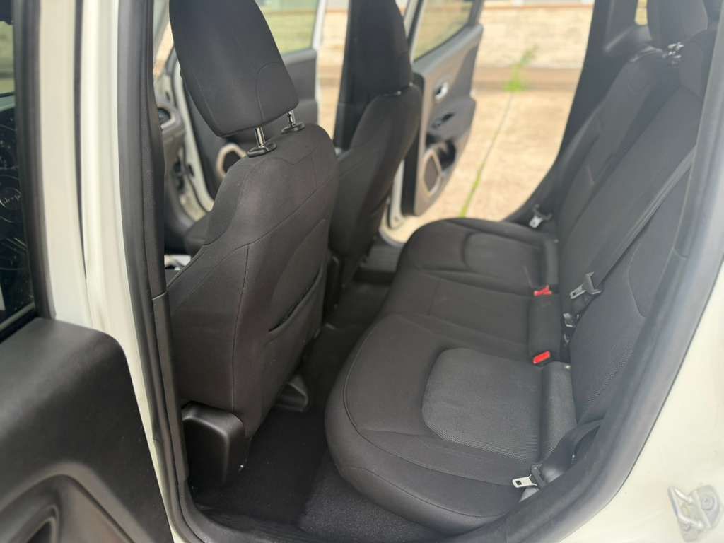 2017 Jeep Renegade Image 12