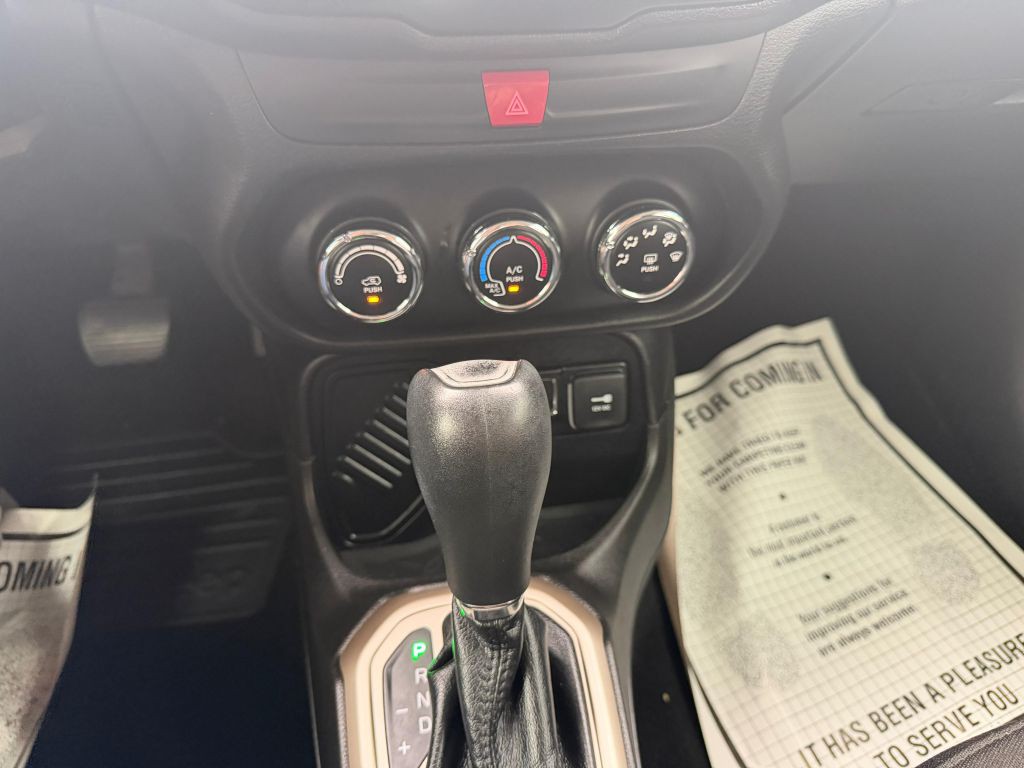 2017 Jeep Renegade Image 15