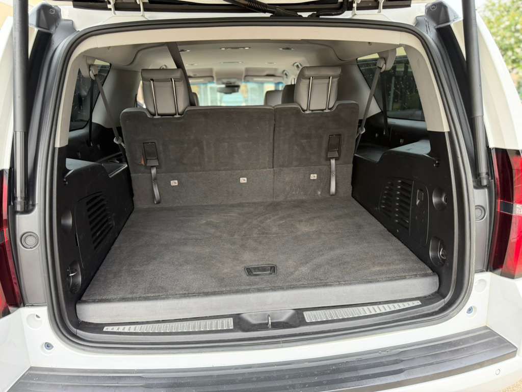 2019 Chevrolet Suburban Image 12