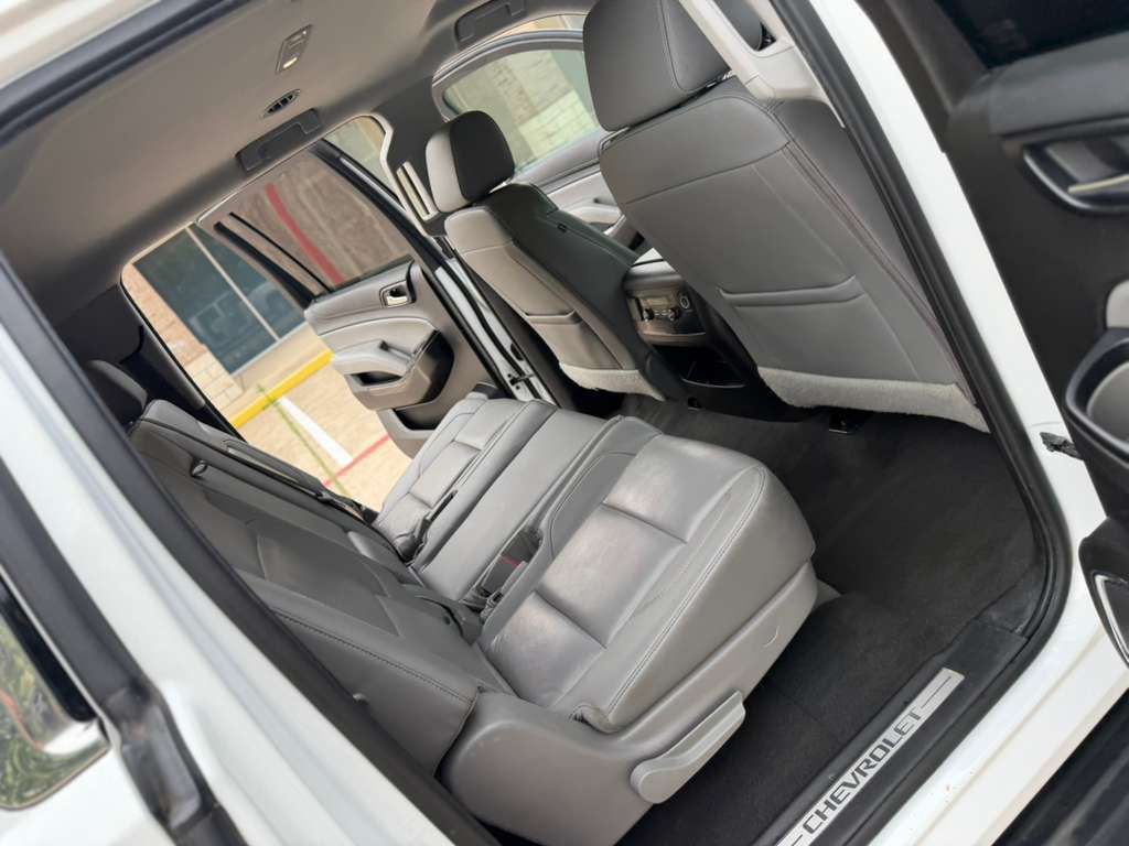 2019 Chevrolet Suburban Image 13