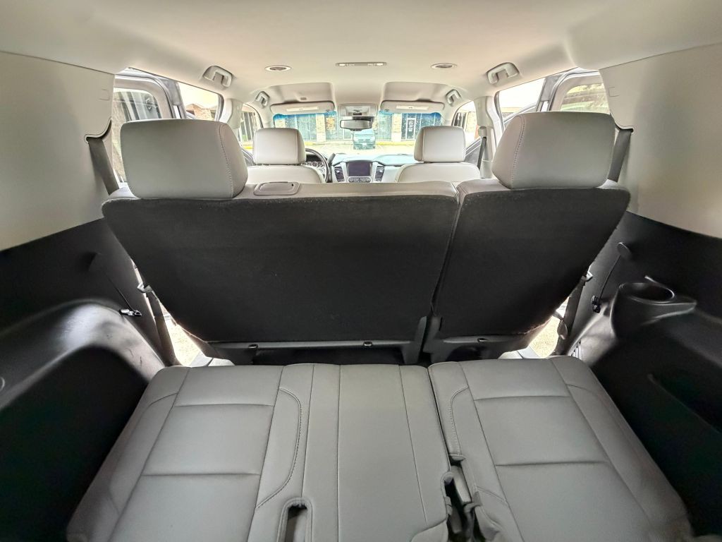 2019 Chevrolet Suburban Image 17