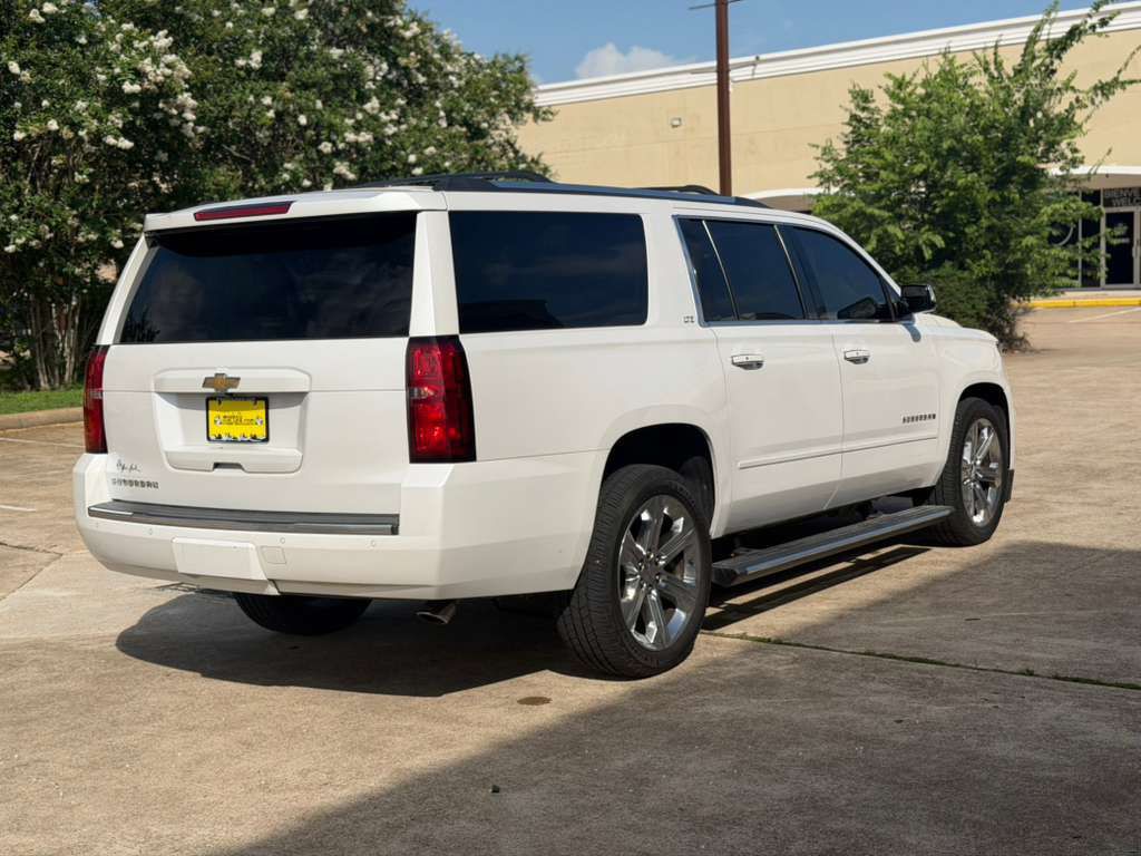 2016 Chevrolet Suburban Image 6