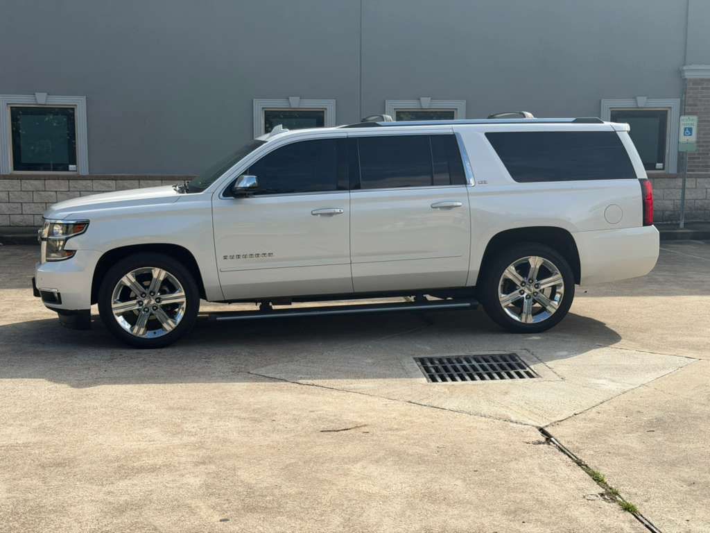 2016 Chevrolet Suburban Image 10