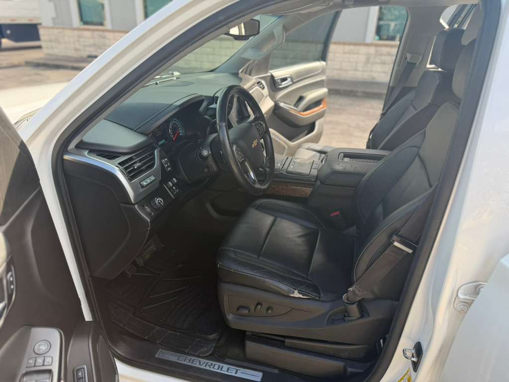 2016 Chevrolet Suburban Image 12