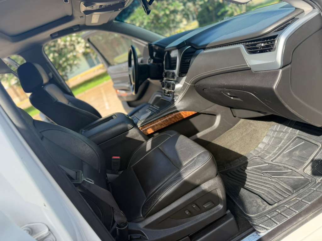 2016 Chevrolet Suburban Image 13