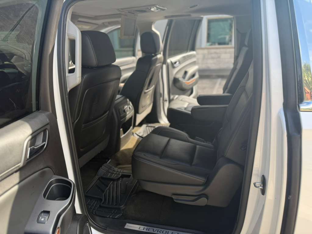 2016 Chevrolet Suburban Image 16