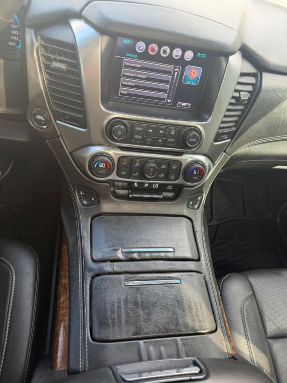 2016 Chevrolet Suburban Image 21