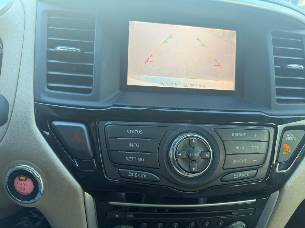 2014 Nissan Pathfinder Image 22