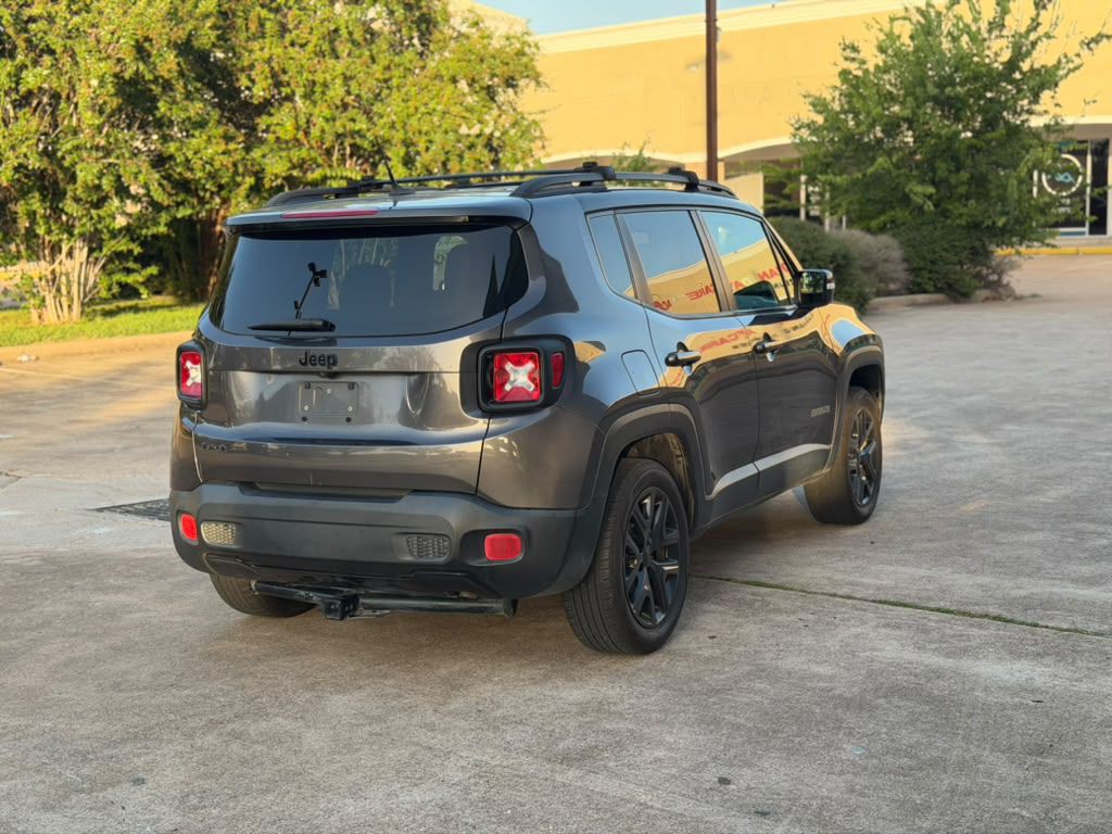2016 Jeep Renegade Image 9