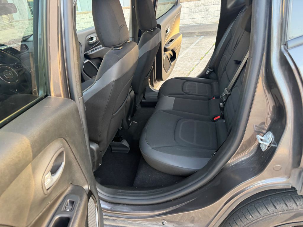 2016 Jeep Renegade Image 14