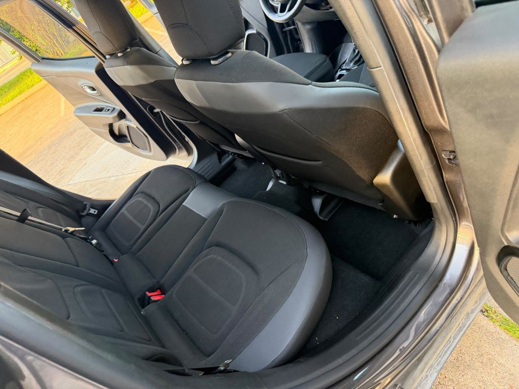 2016 Jeep Renegade Image 18