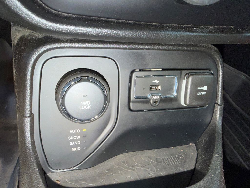 2016 Jeep Renegade Image 20