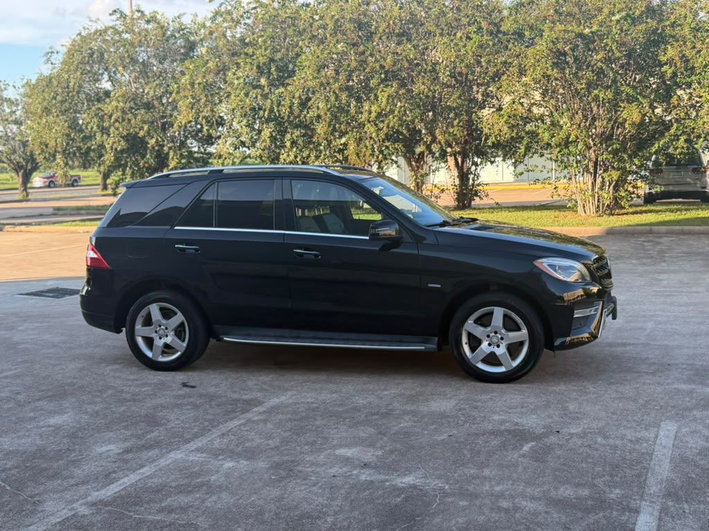 2012 Mercedes-Benz M-Class Image 4