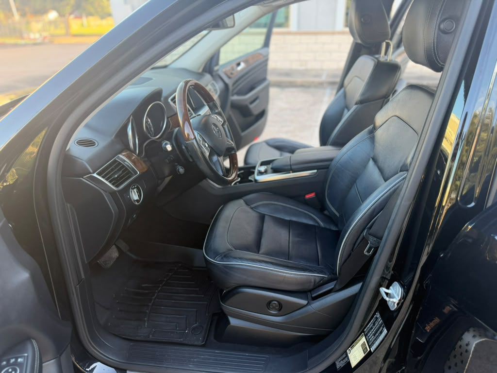 2012 Mercedes-Benz M-Class Image 13