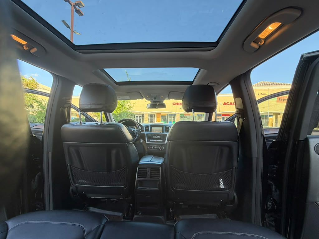 2012 Mercedes-Benz M-Class Image 16