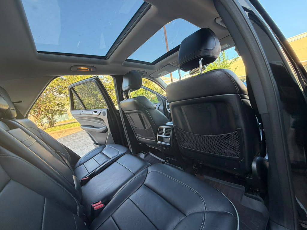 2012 Mercedes-Benz M-Class Image 21