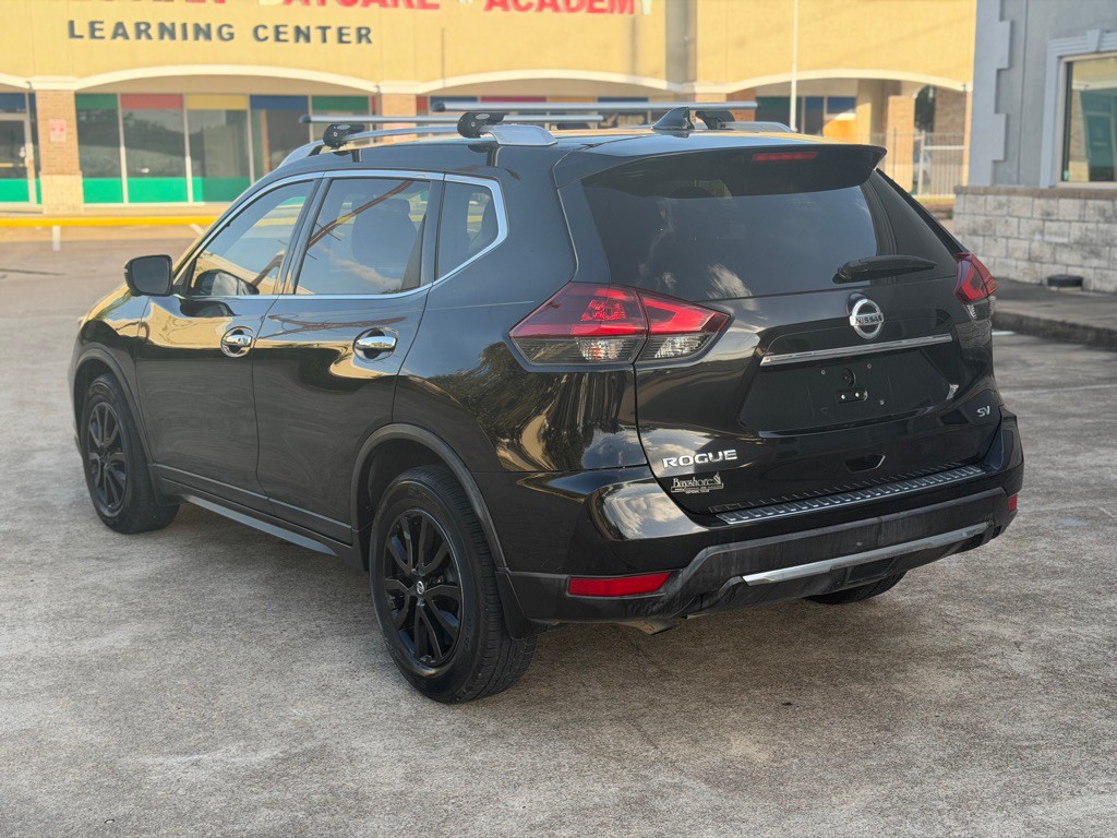 2018 Nissan Rogue Image 8
