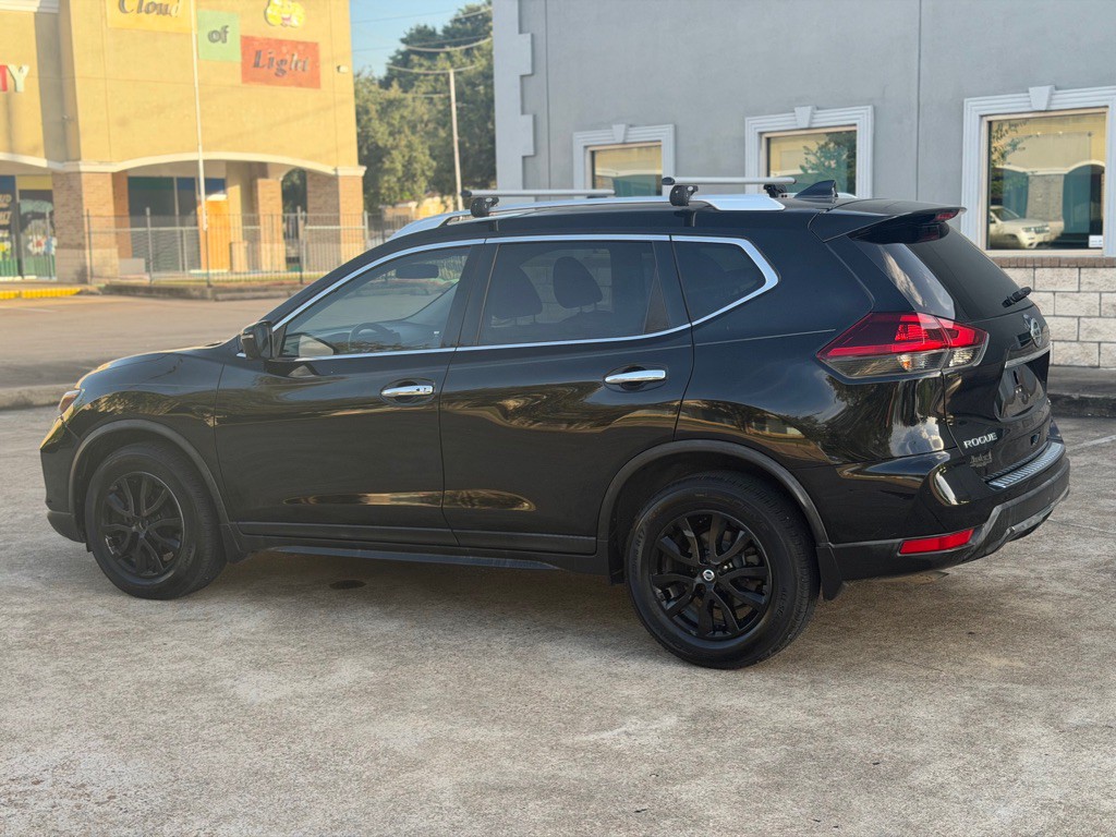 2018 Nissan Rogue Image 9