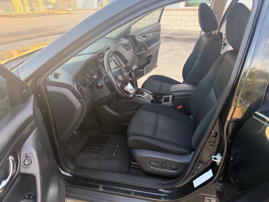 2018 Nissan Rogue Image 11