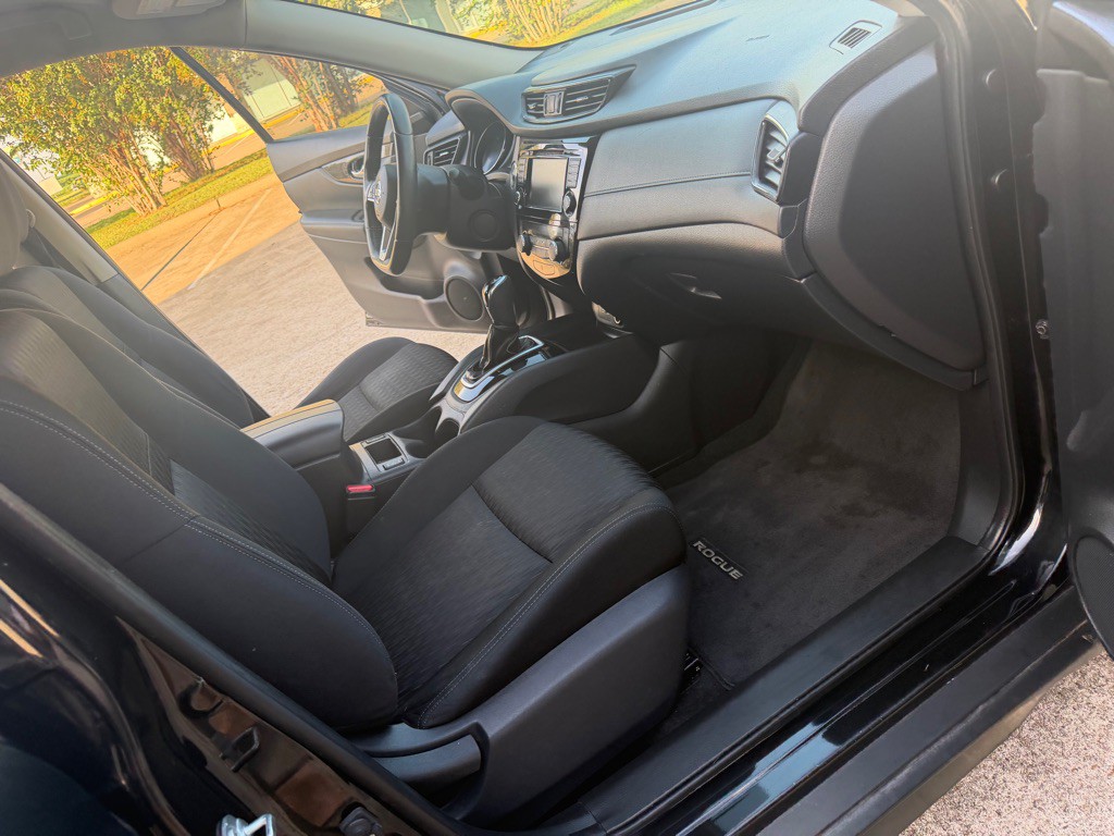 2018 Nissan Rogue Image 15