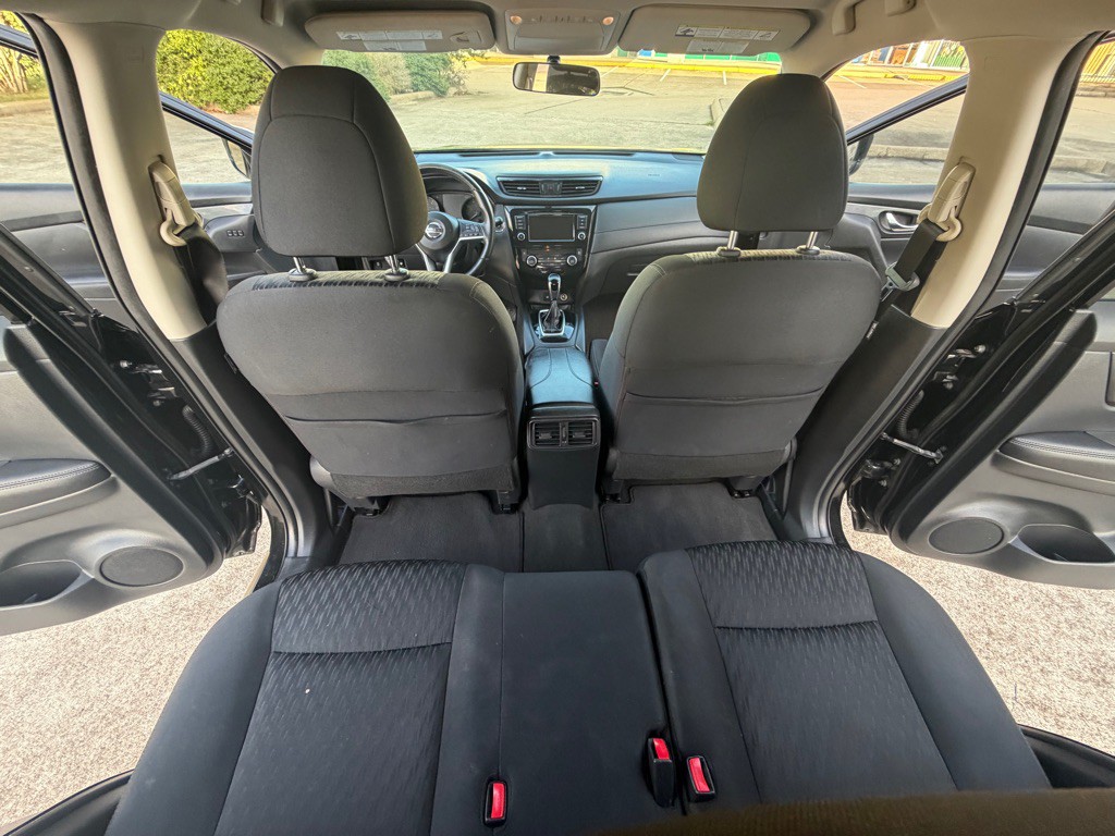 2018 Nissan Rogue Image 16