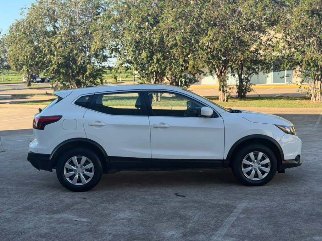 2019 Nissan Rogue Image 4