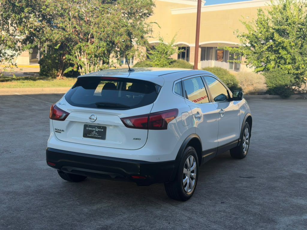 2019 Nissan Rogue Image 8