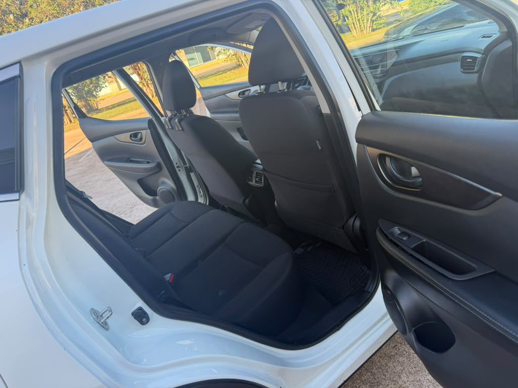 2019 Nissan Rogue Image 9