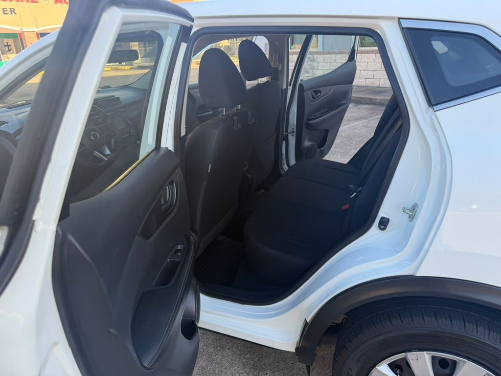 2019 Nissan Rogue Image 11